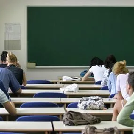 В школах выравнялось число молодых специалистов и педагогов пенсионного возраста